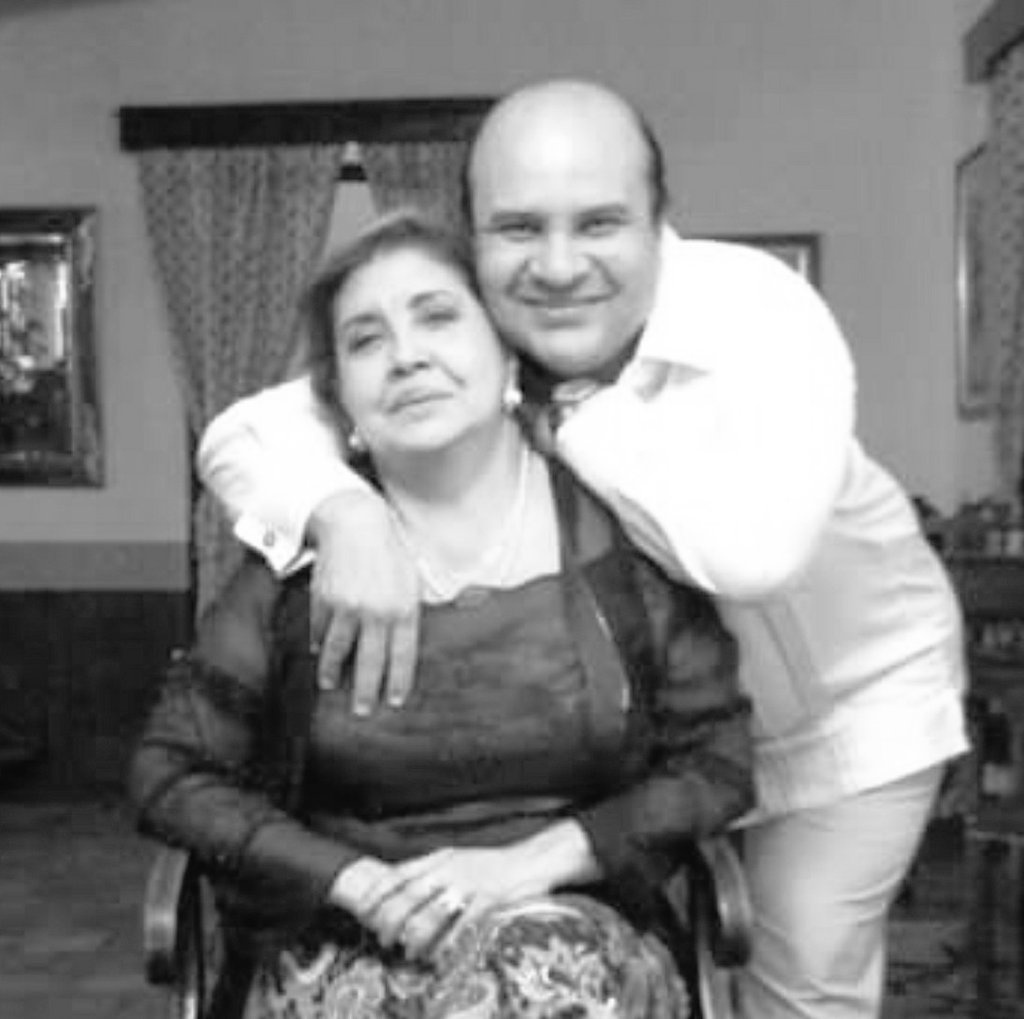 FarahMiranda's tweet photo. Hoy #11Sep nuestra madre será intervenida quirurgicamente. Hoy más que nunca vivimos con pesar,desconsuelo e impotencia la arbitraria detención de nuestro hermano @rolandcarreno son momentos en que nuestra madre necesita de la presencia y apoyo de su hijo. Unámonos en oración 🙏 https://t.co/qGpveD8Bz6