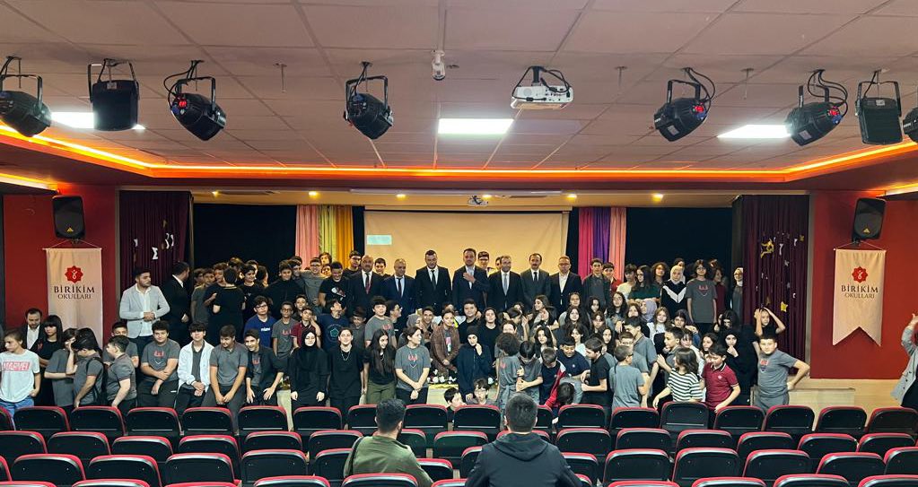 "Hayata atılan ilk adım,
Bugünden yarına bir köprüdür" okullarımız.

Yeni dönemin 1'inci dersinde olduğu gibi her zaman gençlerimizin yanındayız.❤️

📍Birikim Pendik Kampüsü