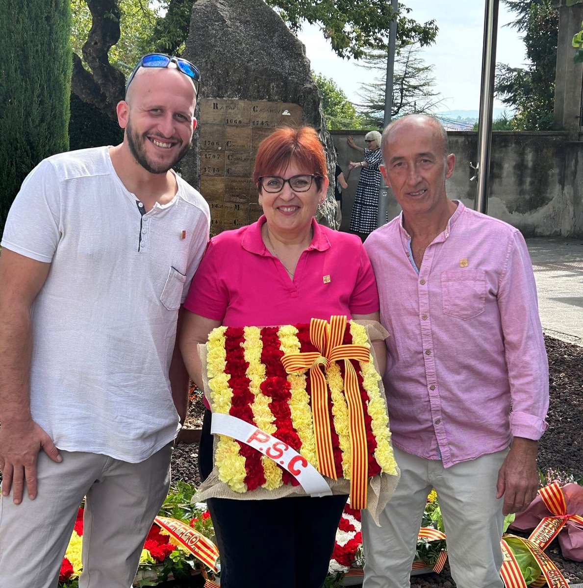 psc_torello's tweet photo. Aprofitem aquesta diada per reivindicar una Catalunya plural i diversa. Una Catalunya que miri el futur i afirmi la seva voluntat de ser.

Bona Diada de Catalunya a tots els catalans i catalanes. https://t.co/T1B7h9xKie