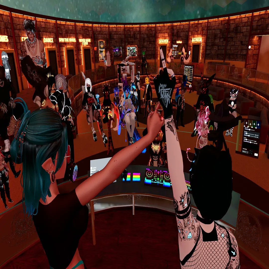 ChaoticRoseVR's tweet photo. What an awesome night! We had an amazing time with Misfits and Sapphire Dragon on friday~

#misfitsvrc #sapphiredragonvr #chaoticrose #vrchat #vrevents #vrchatmusicevents https://t.co/NviMtD7KgJ