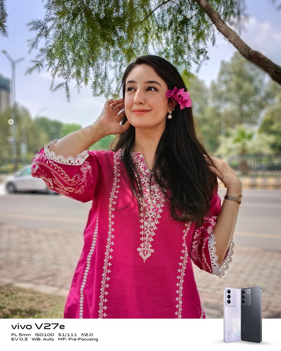 BangladeshVivo's tweet photo. A portrait that radiates your glΓΆw with #vivoV27e π₯°
Learn more π
https://t.co/JpL0EMnRkR
#V27e #V27series #GlowingPortrait #LoveBangladesh #Lovevivo #vivoBangladesh π https://t.co/A2iVsIgEgC