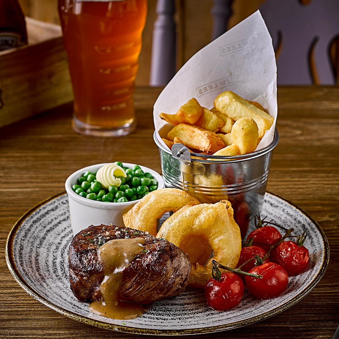 RedWithington's tweet photo. This week treat yourself to our delicious grilled 6oz fillet steak. Served with thick cut chips, vine cherry tomatoes and ale battered onion rings😍
Perfect for an after work treat! https://t.co/uW2tp16cEE
