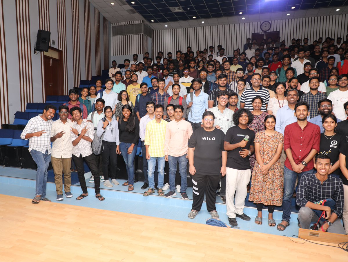 iitmadras_es's tweet photo. The students were treated to some musical surprises. They also got a sneak peek into what is in store for them at Saavan'23.
#IITMadras #BSDegree #DataScience #ElectronicSystems #CollegeLife #Students #Education https://t.co/zeFcwGl1CG