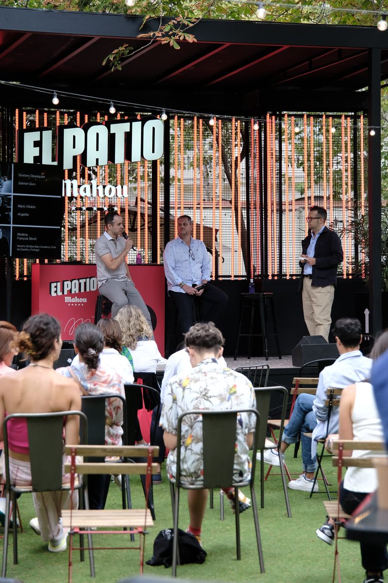 wearegoe's tweet photo. 🍸El auge de las barras de #cóctelería en la capital es una realidad palpable, y de ello han sabido hablar Gustavo Dipasquale (Salmón Guru), y Mario Villalón (Angelita), en una mesa dinamizada por @frmonti. #CAMadrid https://t.co/RoL2MDH3Nw