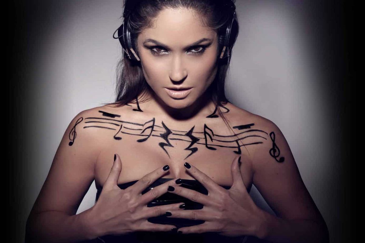 stormdjs's tweet image. #DJRap: Turntable royalty and one of the world's top female DJs who has captivated millions with her unique sound. #PropaTalent #ImpropaTalent #MasterOfTheMix #CalvinKlein #Armani #Caterpillar
storm-djs.com/djs/dj-rap/