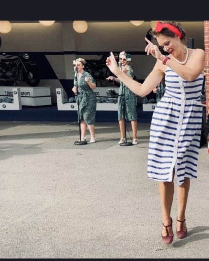 Goodwood Revival… such an amazing day, dressing up, loosing yourself in the past and dancing your socks off.. oh and there’s cars 😆😆