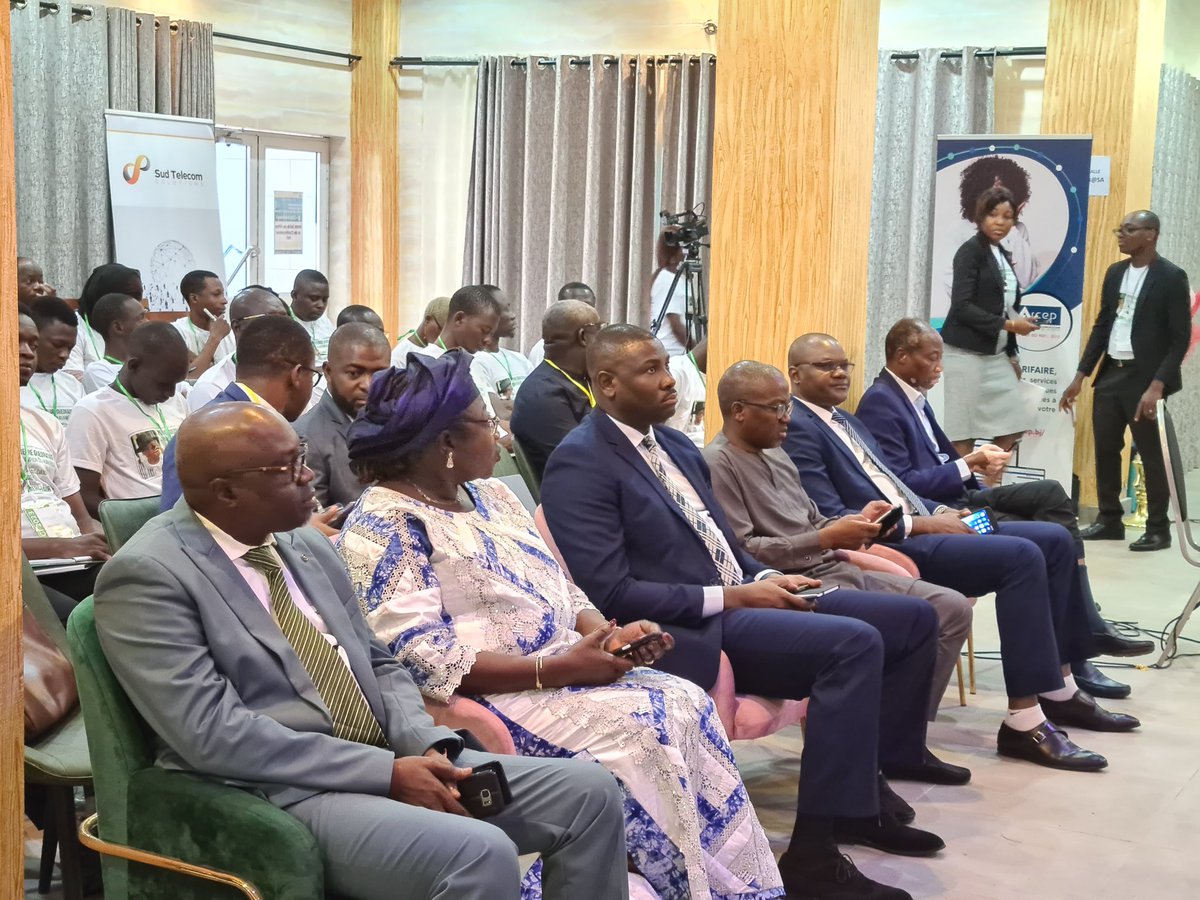 isocbenin's tweet photo. 🚀 La cérémonie d'ouverture de la #FFGI2023 s'est bien déroulée à Cotonou 🇧🇯 en présence de plusieurs leaders et responsables. Plusieurs personnalités et participants ont rejoint aussi en ligne @iticcbf
@SADASmartAfrica
@numeriquebenin

#FFGI2023 #ITICC #GouvernanceInternet https://t.co/SvWot4wx6B