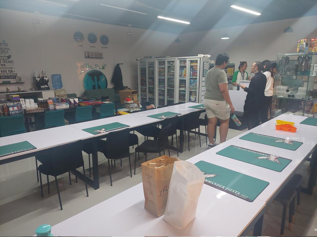 Barack_Forest's tweet photo. Tara na boardgames ulit @ajwatsss_ @PatBrmdz and othera hahaha
#theofficerp #rollplayseptember #workfromhomeplayattheoffice https://t.co/NeCG9zHa89