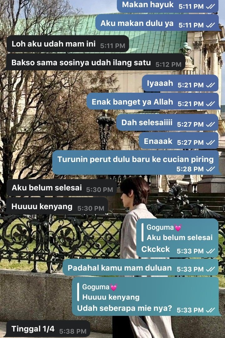 Yang makan duluan siapa, yang abis duluan siapa.