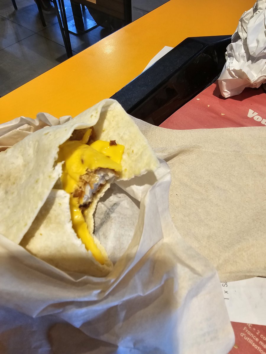 alcvstar's tweet photo. Mais c quoi cpouler il etait cacher 😹😹😹 steak cacher steak haché 😹😹😹😹 https://t.co/CsnEEBZXye