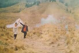 ugieeeeee's tweet photo. Kondisi terkini Bromo ko makin parah yah, gue minta bini pastiin berita yang beredar ke langganan Jeep kita di bromo dan bener dong masih mambara aja #bromo #prewed #updatebromo https://t.co/mPSp4iHH2f