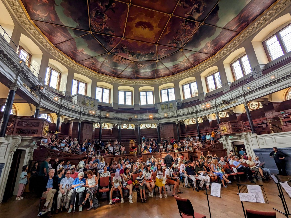 Lovely, packed, and very warm <a href="/PavlovaQuintet/">Pavlova Wind Quintet</a> concert yesterday in @SheldonianOxUni  for <a href="/OxfordPresTrust/">Oxford Preservation Trust</a> #OxfordOpenDoors    We delayed the start to let the c.450 audience members get to their seats!