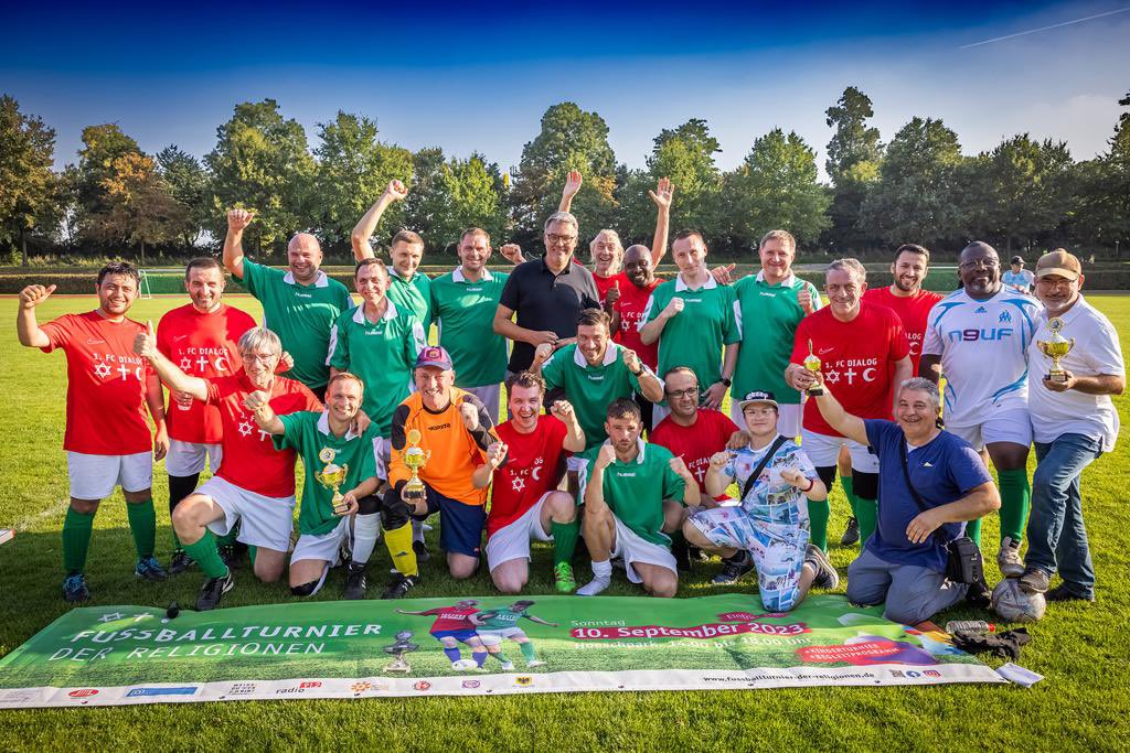 Das Fußballturnier der Religionen. Der Dortmunder Weg für mehr Miteinander und Verständnis zwischen Christen, Juden und Muslime. #11septembre #religionen #dortmund