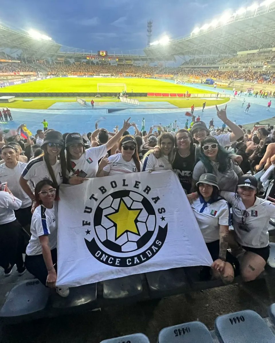FutbolerasOnce's tweet photo. Una vez más el clásico es NUESTRO
SOMOS LOCALES OTRA VEZ 👊🏻
AGUANTE FEMENINO💜 https://t.co/6c5p0GZjNT