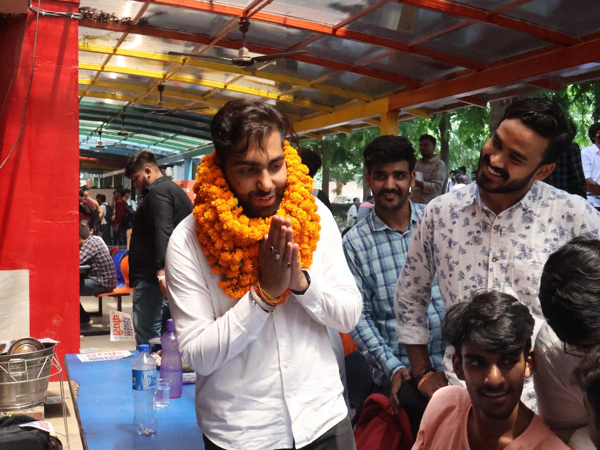 RishabhDUSU's tweet photo. DUSU 2023 चुनाव के प्री कैंपेन अनुरूप राम लाल आनंद कॉलेज में एबीवीपी के पक्ष में प्रचार किया व सभी छात्रों से छात्रहित में एबीवीपी को भारी बहुमत से जिताने की अपील की..
@DUSUofficial
@UnivofDelhi
@ABVPVoice
@ABVPDelhi
#SupportABVP #SupportRishabhChoudhary #JoinRishabhChoudhary https://t.co/coaKfUv1FF