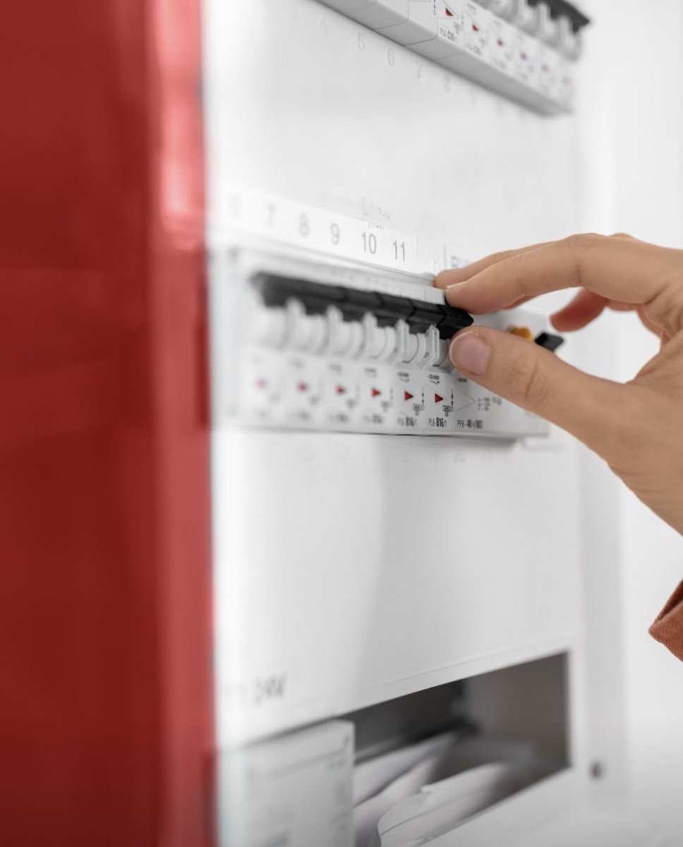PuroClean_TC's tweet photo. Circuit breakers can safeguard your home against electrical malfunctions. 

However, if you suffer a power outage, it's important to know which branch circuit each breaker connects to. This knowledge will allow you to identify the problem quickly and safely. https://t.co/nQ73j4rdUn