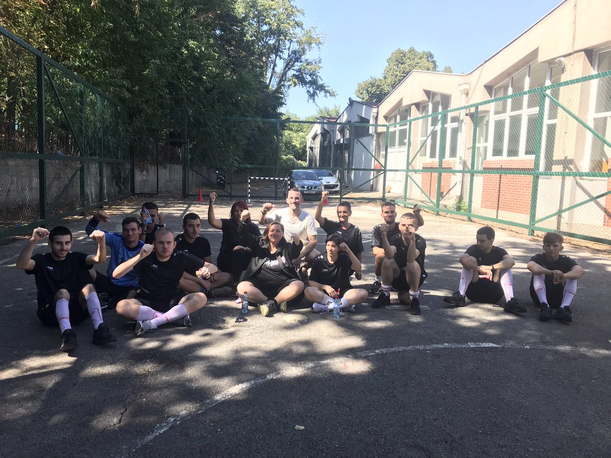 mwFuehrer's tweet photo. Inspirierender Besuch in der #Skopje High school „Sveti Naum Ohridski“.🏫

Jugendliche mit psych. Behinderungen arbeiten mit Lehrkräften, SozialarbeiterInnen, PsychologInnen &amp; „DefektologInnen“ (Alter Begriff aus der Sowjetunion).

Neu seid 23: Ein Fußballprojekt.

#eurotours2023 https://t.co/JynCEk3RUg