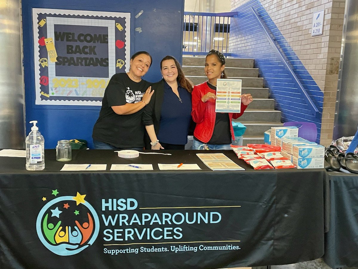 WRS_MSFarray's tweet photo. @AAMilneES Thank you to all the families, providers, and community partners for a great back to school bash this past Saturday. @HISD_Wraparound Westside sharp-town feeder pattern team rocks! #MakingADifference @TeamHISD @BreauxWeston @PrincipalBJohns https://t.co/acgMCDt9YK