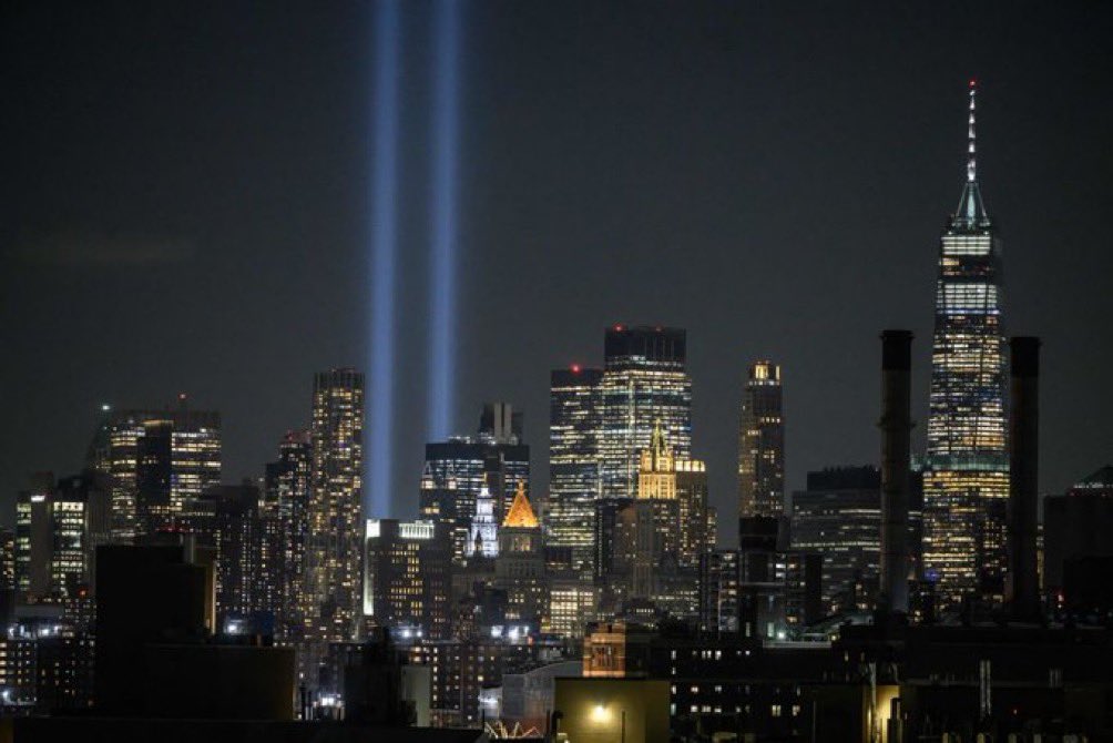 AndrewYang's tweet photo. I was 26 years old working near the Empire State Building when the towers fell on 9/11. Everyone started walking north away from the smoke. I always think about the first responders who headed the opposite direction and the people who didn’t make it. 🙏🇺🇸 #NeverForget https://t.co/54rQ2Lvt1U