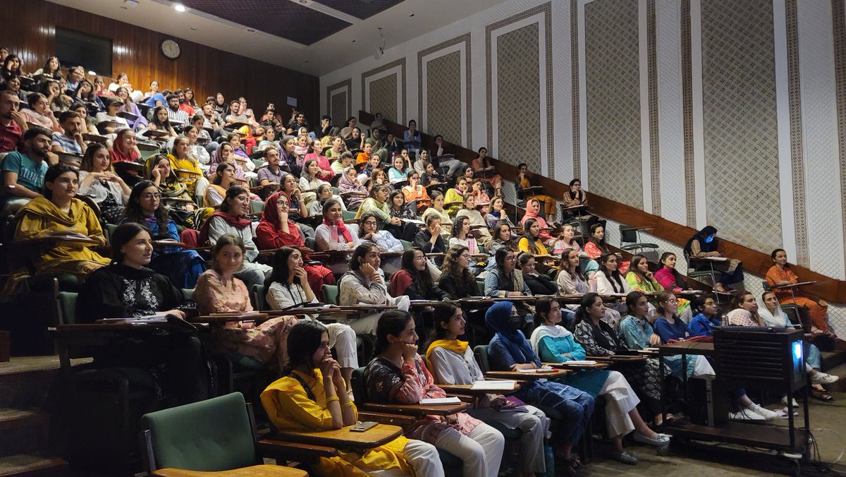 Delighted to be invited to the Aga Khan University School of Nursing class on health service delivery systems for a screening of @pushcampaignorg film 'Neha' about the work of midwives and myself in climate disasters and the challenges faced along the way.