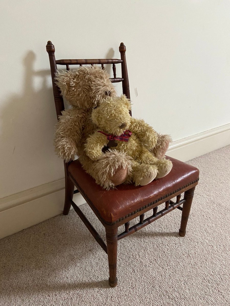Charming vintage chair for a child or a teddy bear! number51interiors.etsy.com/listing/147020… 
#childschair #vintagechair #etsyvintageshop #etsyvintageseller #sustainablegifting