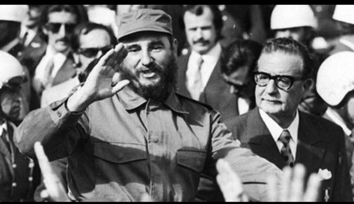 "Allende comprendía las dificultades y vislumbraba los peligros; veía nacer el fascismo (...)  Y frente a aquel conjunto de fuerzas creadas y alentadas por el imperialismo, solo le quedaba (...) aquella decisión de defender el proceso al precio de su propia vida"
#FidelPorSiempre