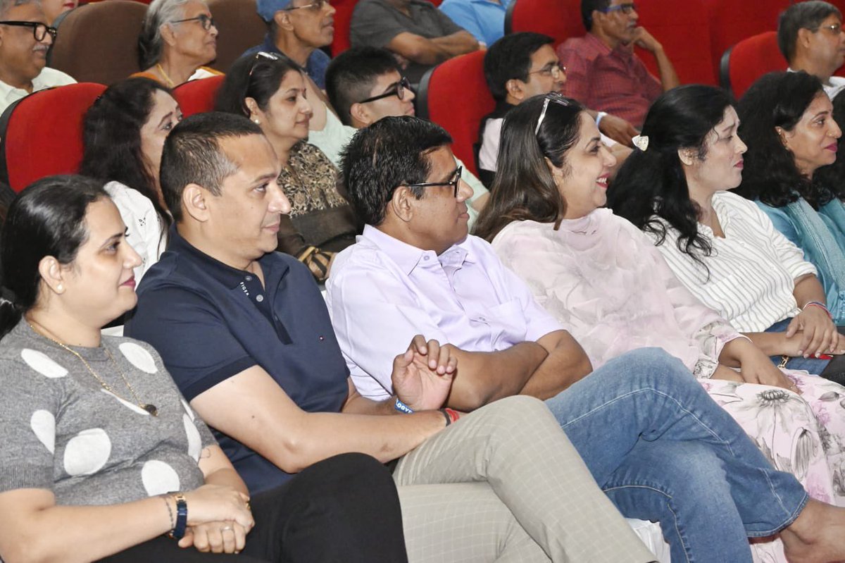 uptourismgov's tweet image. Here&apos;s a glimpse.🌟
@MukeshMeshram 
#GauravGuptaLive #LaughterUnleashed #GauravGuptaComedyNight #LaughFestLucknow #ComedyMarketGoesLive #GuptaGiggles #IndiraGandhiPratishthanLaughs #LOLwithGauravGupta #LucknowComedyShow #SeptemberSidesplitting #FunTimesWithGauravGupta