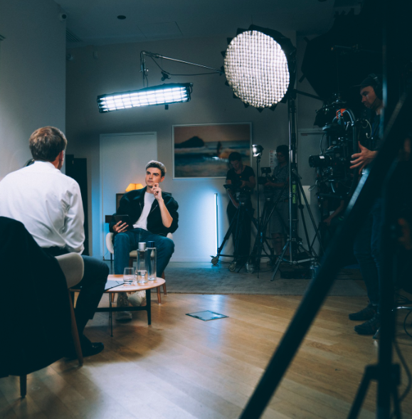 1703_collective's tweet photo. We are not picking just any place for our events 😎
President @EmmanuelMacron was interviewed by @HugoTravers at @weare_sh last week, where our exhibition “The Portrait at the Dawn of Web3” is currently on view.
with #EricNewton
Photos © #MarieFlament https://t.co/NBAQ1W7UIE