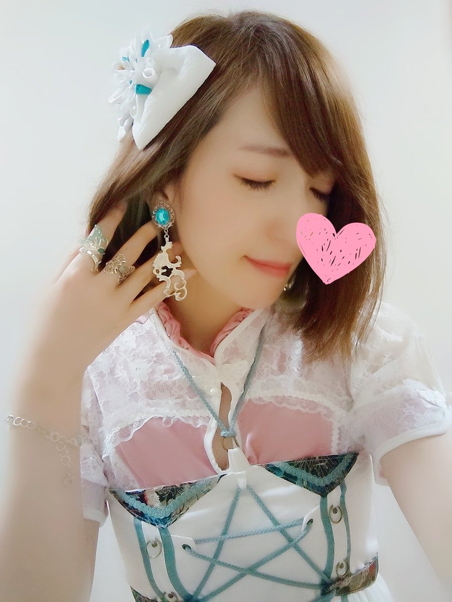 kinoharui_LILAC's tweet photo. 久々の和チャイナ ぱぱっと決めた割りにアクセとの色見合わせられてよかった!緑がかった水色も好きー
お洋服 #ozzon 様
タイツ #abilletage 様
お靴 #MODO 様
アクセ #EULALIA 様 #EternalPond 様 #ふろれすた 様 #銀久 様 #銀の角砂糖 様 #理雪 様 #SesameStone 様
#春依のお洋服 https://t.co/4WrhnAoDgw