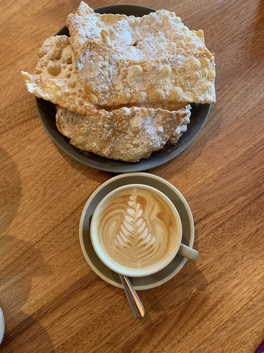 fwithflorence's tweet photo. Mum made crostoli https://t.co/BzAIkL8Wzz
