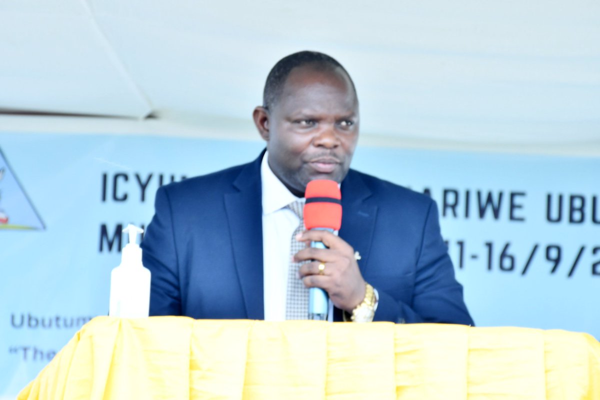 RwandaNorth's tweet image. Umushumba Mukuru w'Itorero #ADEPR yavuze ko muri iki cyumweru cyahariwe Ubuzima, hateganyijwe ibikorwa bitandukanye, birimo ubukangurambaga ku isuku n'isukura, kwigisha gutegura indyo yuzuye mu rwego rwo kurwanya imirire mibi n'igwingira, kurwanya inda ziterwa abangavu,...