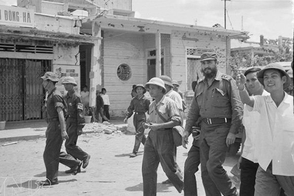 Recordamos desde #SanctiSpíritusEnMarcha :
 De #FidelPorSiempre: ‘Por Vietnam, #Cuba está dispuesta a dar hasta su propia sangre’. <a href="/DiazCanelB/">Miguel Díaz-Canel Bermúdez</a> <a href="/DrRobertoMOjeda/">Dr. Roberto Morales Ojeda</a> <a href="/AlexisLorente74/">Alexis Lorente Jiménez</a> <a href="/MEspirituana/">@MariposaEspirituana</a> <a href="/PartidoPCC/">Partido Comunista de Cuba</a>