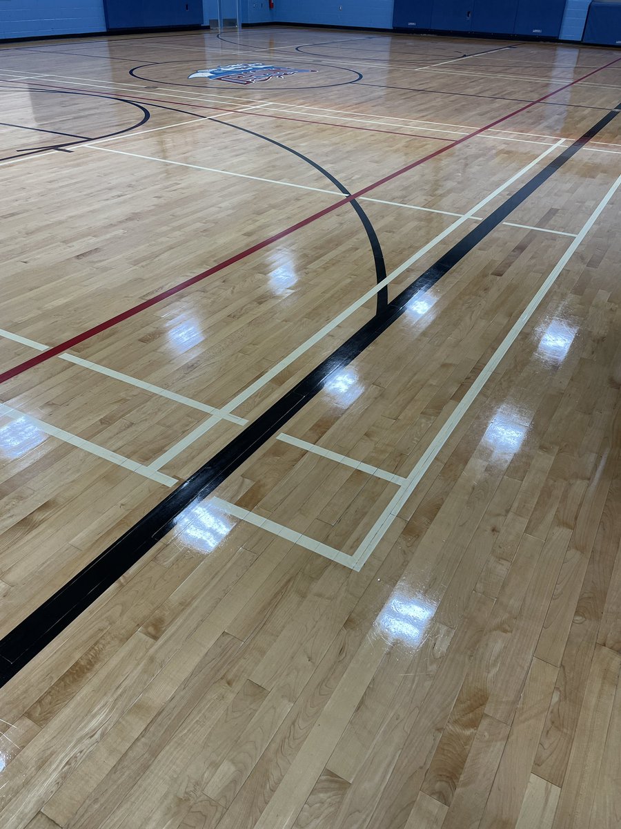 Came into a nice ‘new’ waxed floor💕 thank you to the caretaking team for doing a great job! <a href="/DiamondTrailPS/">💎Diamond Trail Public School🐉</a> <a href="/dsbn/">District School Board of Niagara</a>