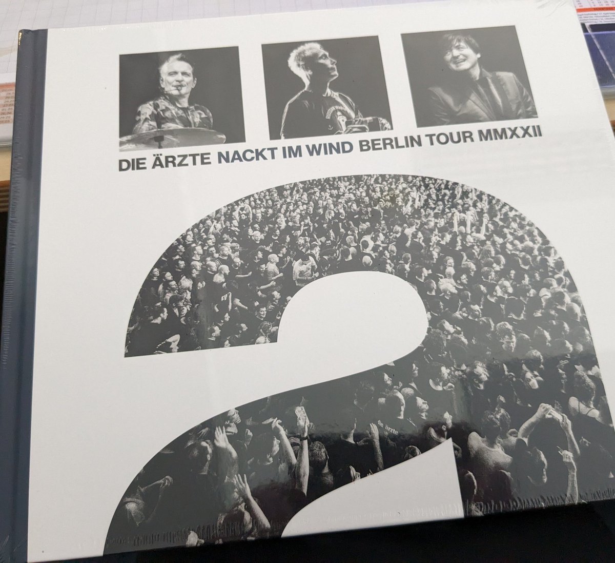 Bekam Geschenke vom Verlag 😍