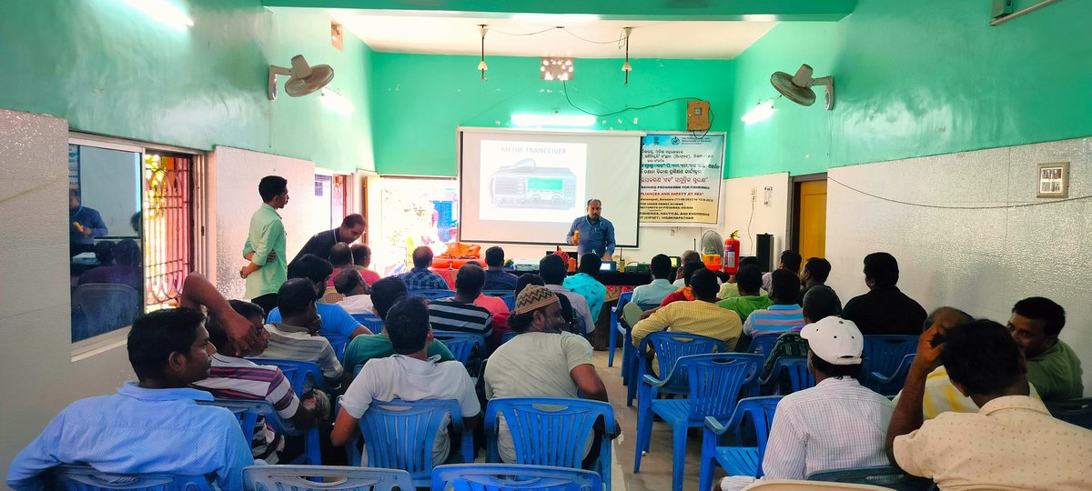 CifnetH's tweet image. CIFNET commenced 3 days #Skilldevelopment #trainingprogramme from 11 to 13/09/23 at #Balasore, #Odisha under #PMMSY funded by #NFDB on #LIFESAVINGAPPLIANCES & #SAFETYATSEA and #COMMUNICATION & #NAVIGATIONEQUIPMENTS #ONBOARDFISHINGVESSEL @FisheriesGoI @PIB_India @ANI @PRupala