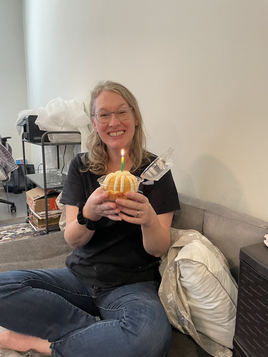 Celebrating my birthday 🥳 with a white chocolate raspberry Bundt cake! Mmmm! The icing is sooo delicious. Life is such a gift! 

#birthdaygirl