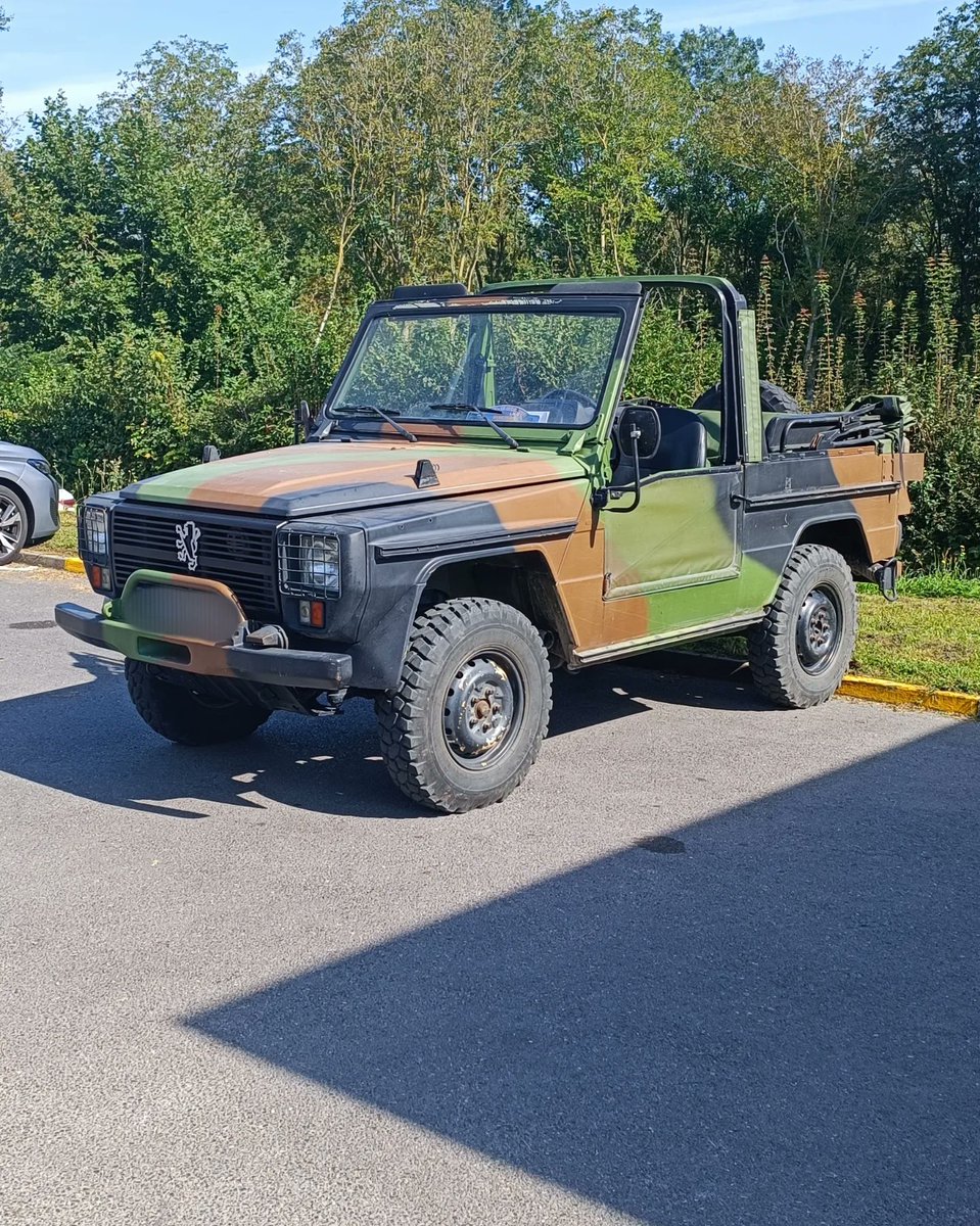 testanddriving's tweet image. Qui se souvient de ce véhicule lors de son service militaire ? Certainement les plus anciens comme moi qui étaient les derniers des contingents avant la fin d'une étape importante dans sa vie. La Peugeot P4 a des liens étroits avec une autre marque. Savez-vous laquelle ?@Peugeot