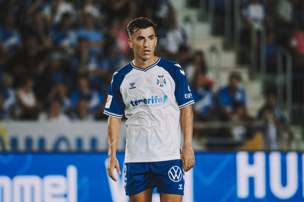 2⃣ @Aitor_BR2 ⚪️🔵 #TenerifeAlbaceteBP #YoSoyElTenerife (📷 @sanacosta_)