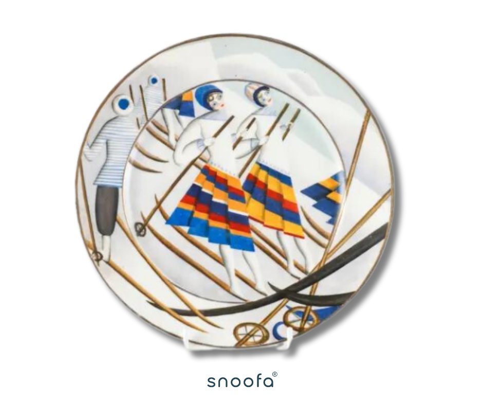 A Latvian "Baltars" Plate - Est £300-500, sold to an online bidder at a fantastic £10,000. Dated 1928, painted on a Czechoslovakian porcelain blank 

The live auction was powered by @SnoofaSoftware 

#latvian #latvianart #baltars #czechoslovakianporcelain #auction #czechporcelain