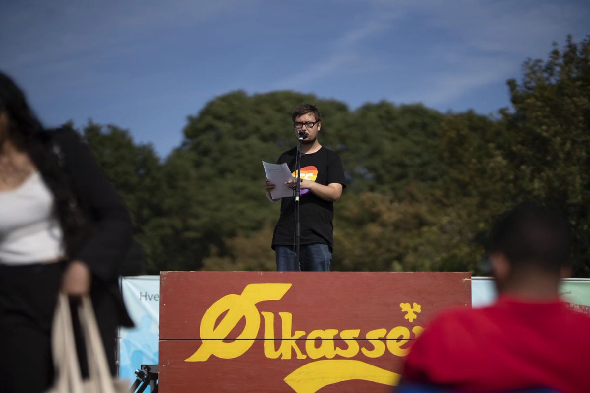 Kristian_TLB's tweet photo. Torsdag i sidste uge holdt jeg tale ved Ungdommens Folkemøde.

Læs talen her: https://t.co/QGfDracuNB

Foto: @julianlange33 https://t.co/OuMDMtgWC2