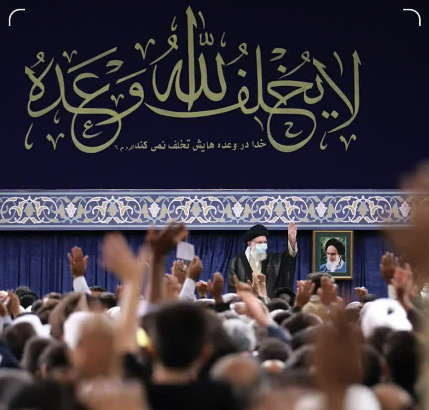 sofiya1463687's tweet photo. #امام #خامنه‌ای:
مراقب باشید جدول دشمن را کامل نکنید.اگر دیدید راهی که می‌روید کفار را خوشحال می‌کند یعنی همراه پیغمبر نیستید.#قرآن معیار داده به ما و می‌فرماید که«مُّحَمَّدٌ رَّسُولُ اللَّهِ وَالَّذِينَ مَعَهُ» آیا ما با پیغمبر هستیم یا نیستیم؟ #راه این است دیگر.
#بیانات_رهبر https://t.co/gknAgdVWS8