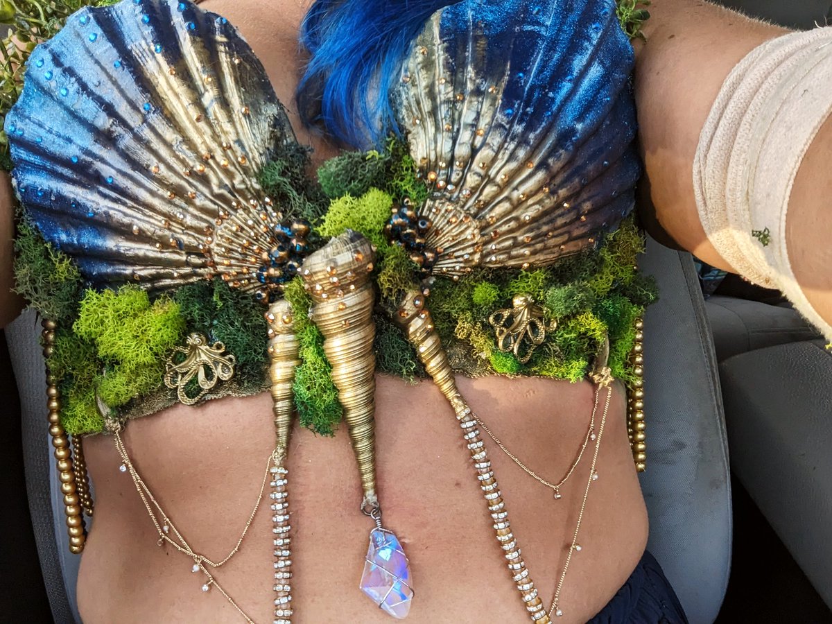LessOfChickadee's tweet image. Got a picture of the Siren top I made for the Festivals I went to. Excuse the arm, I threw an elbow at a window and broke the window and cut myself up 🤦🏼‍♀️