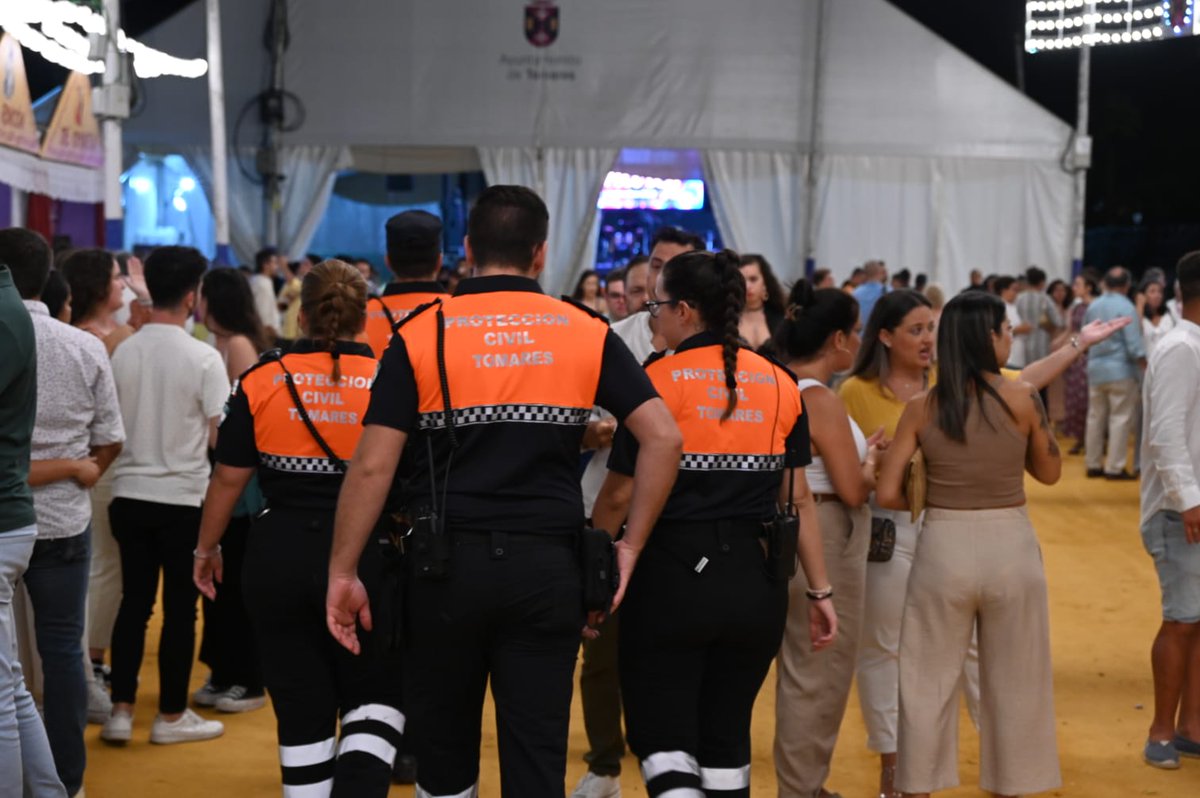 Nuestra #FeriaTomares2023 finalizó ayer. 🙌

5 días llenos de diversión, música y buen ambiente que no hubieran sido posibles sin la encomiable labor que han realizado los trabajadores de los servicios de Limpieza, Vías y Obras, Cultura y Festejos, <a href="/EmergenciasT/">Emergencias Tomares</a> y <a href="/PCTomares/">Protección Civil Tomares</a>. 💪