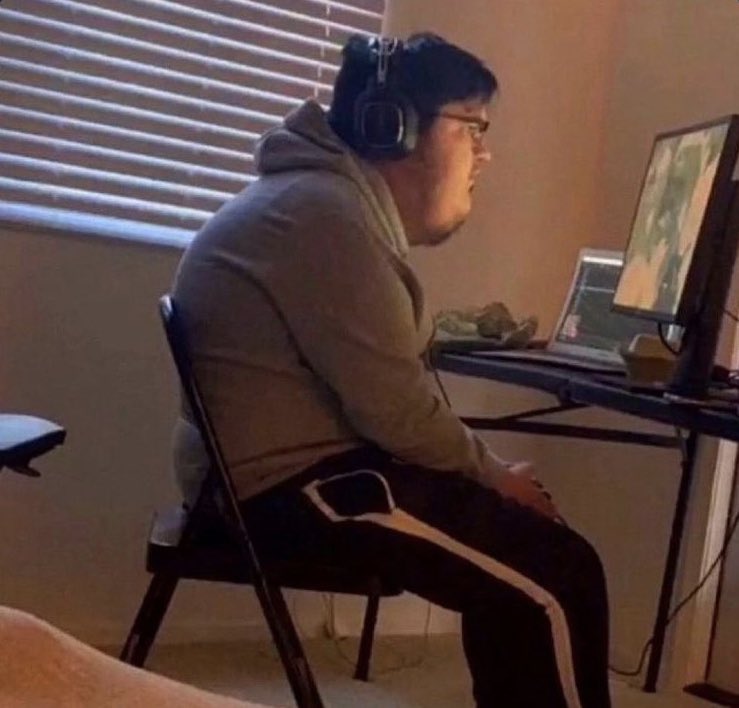 SoupyFPS's tweet photo. Everyone playing pubs after watching ALGS this weekend. https://t.co/uEMgoA9TJF