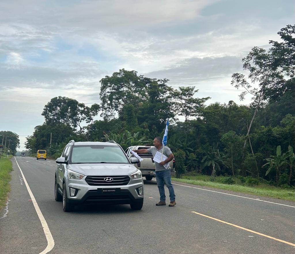 #Volanteo en la comunidad del Tirao  en  contra del contrato minero
Mocona FB, presente 
Darién 📍