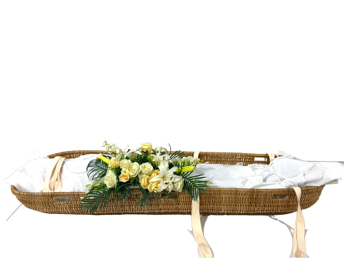 EcoffinsWillow's tweet photo. You don't have to be buried in a coffin, a shroud and stretcher are the utmost in simplicity and low impact.
#shroud #green #funeralshrouds #deathcare #design #love #life
#traditionalways #afterdeathcare #keepitsimple #theoldways #eco #funeral https://t.co/YRYlalGkp0