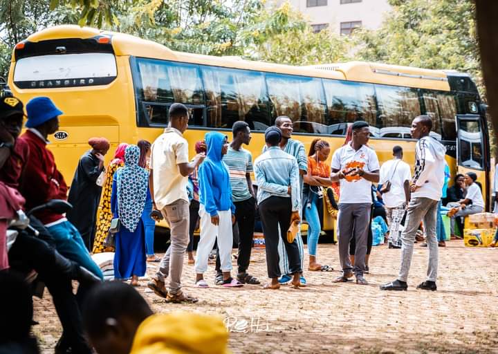 Dear Developers (L200s) 👋, Wishing you a safe journey to your communities 🌍 and a great time during the six-week Third Trimester Field Practical Programme (TTFPP) 🌟. Share your memorable moments with us via DM or by tagging us! 📷📢 #UDS #ChooseUDS #TTFPP <a href="/uds_official/">University for Development Studies (UDS)</a>