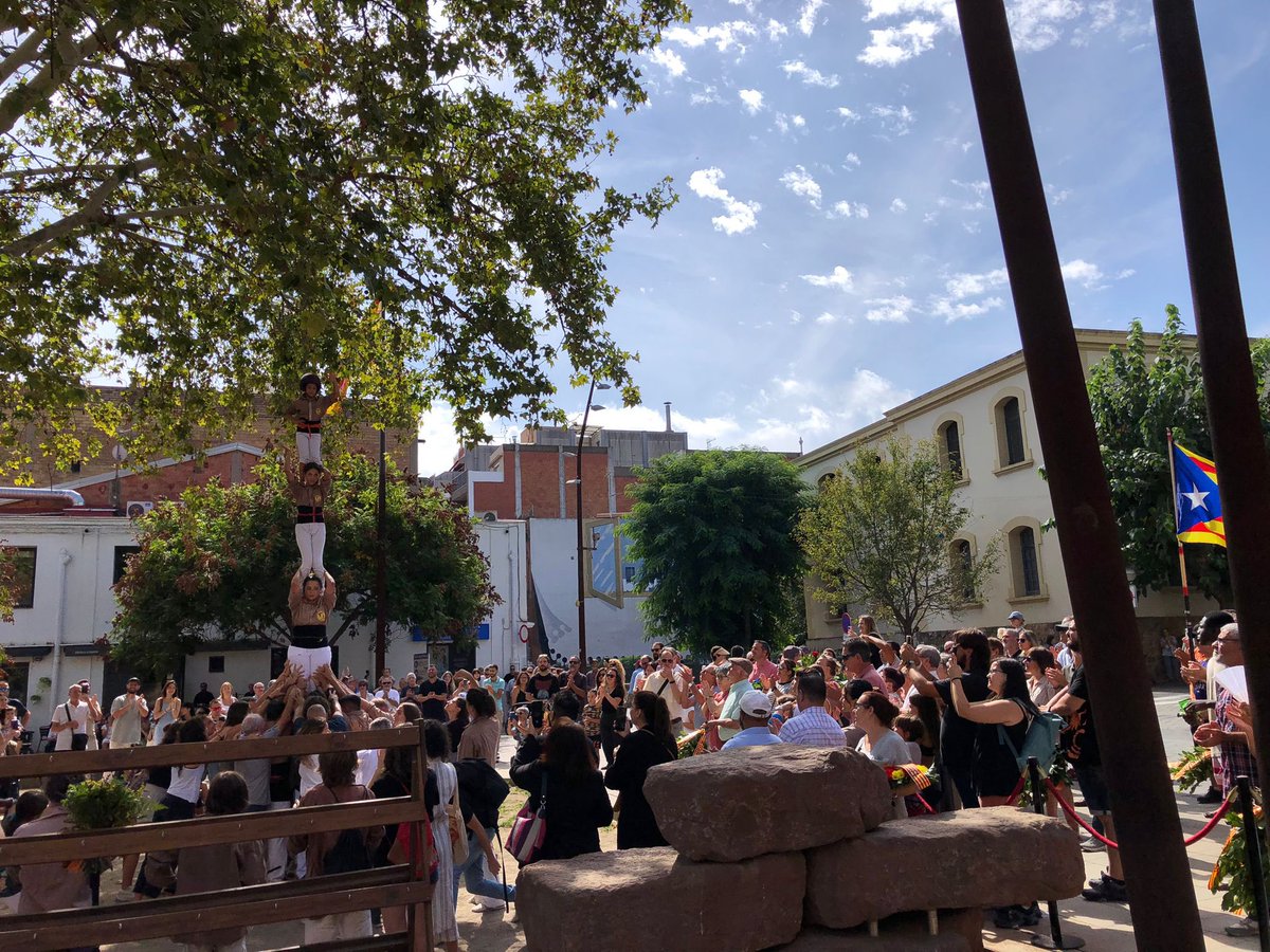 Bona Diada Nacional a tothom.
I prenent les paraules d’avui del president <a href="/krls/">krls.eth / Carles Puigdemont</a> Puigdemont:

“…Cal reivindicar no només la llibertat i la independència, sinó també la nació..” 

Des de 1714, persistim, i de ben segur: Guanyarem.

Visca la Terra. Visca Catalunya Lliure.