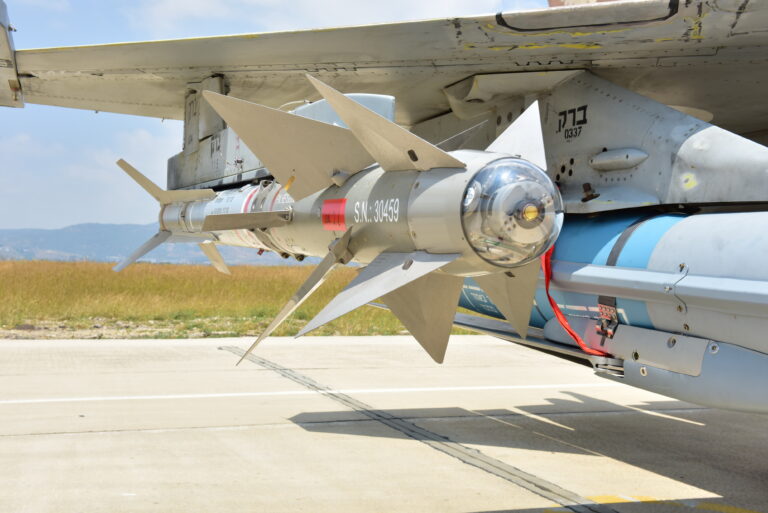 DefenseMirror's tweet photo. Singapore’s Upgraded F-16s Can Now Fire Israeli Python-5 Air-to-Air Missiles: https://t.co/WhTOa69EHQ
#Singapore #Python5 #missile #airforce #upgrade https://t.co/5q7JvQNVmE