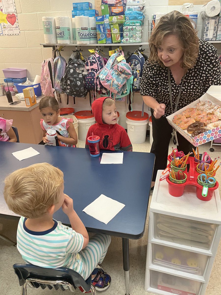 MacedoniaElem's tweet photo. Mrs. Coker’s kindergarten class earned a donut party with Dr. O’Bryant and Mrs. Estes for being the leading class for our Roar Run donations!! #mesfam https://t.co/I3H1qOFDLz